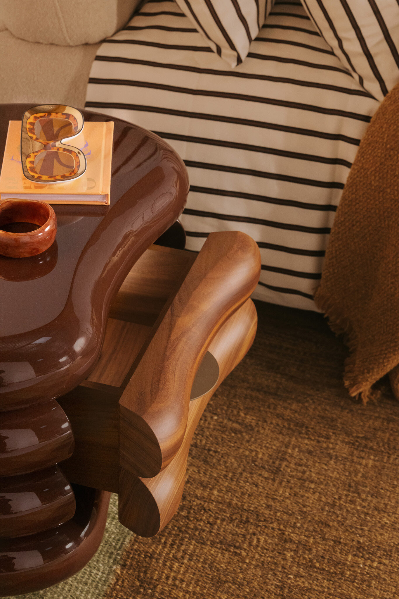 NIGHT TABLE 4 LAYERED OOL 55
