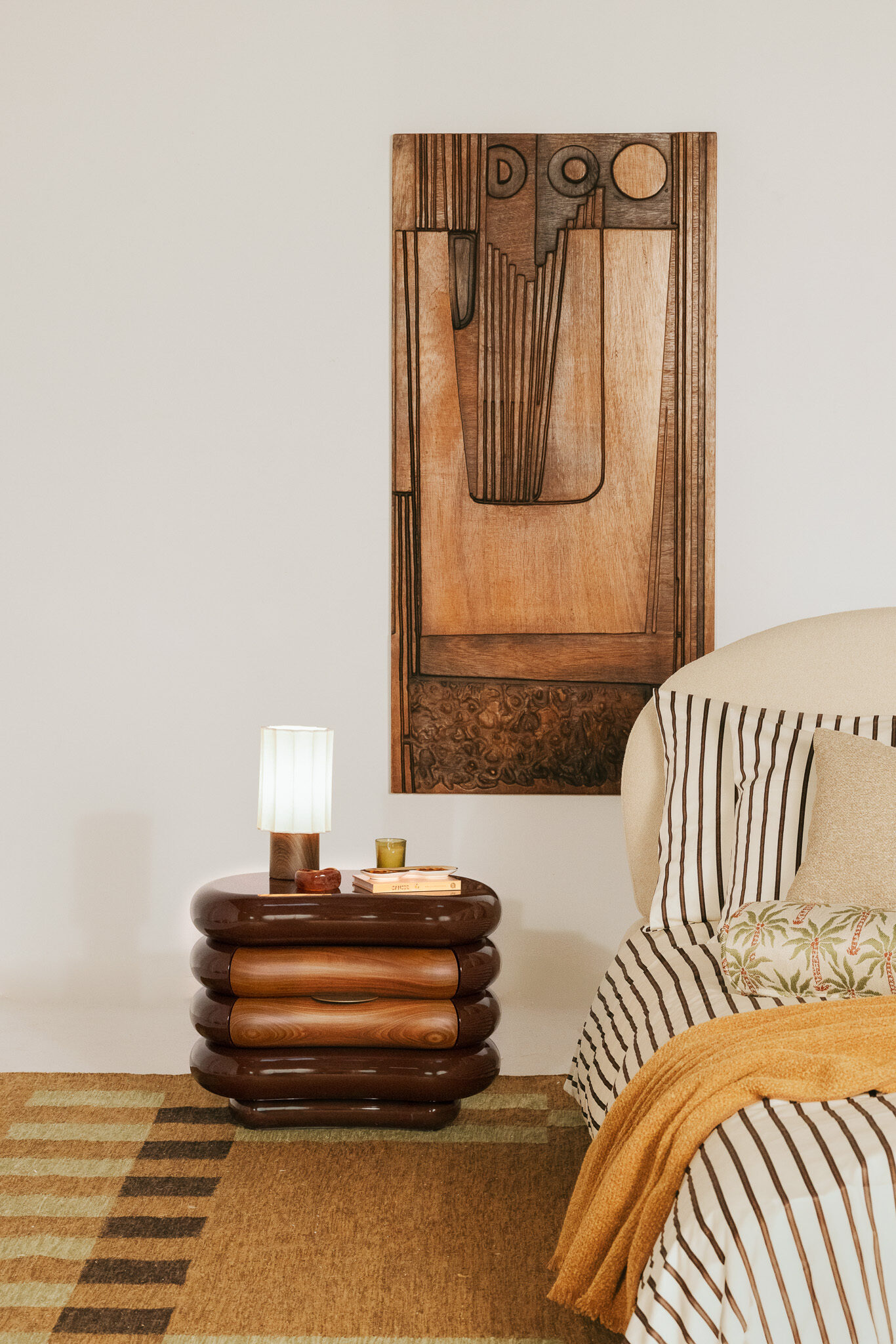 NIGHT TABLE 4 LAYERED OOL 55