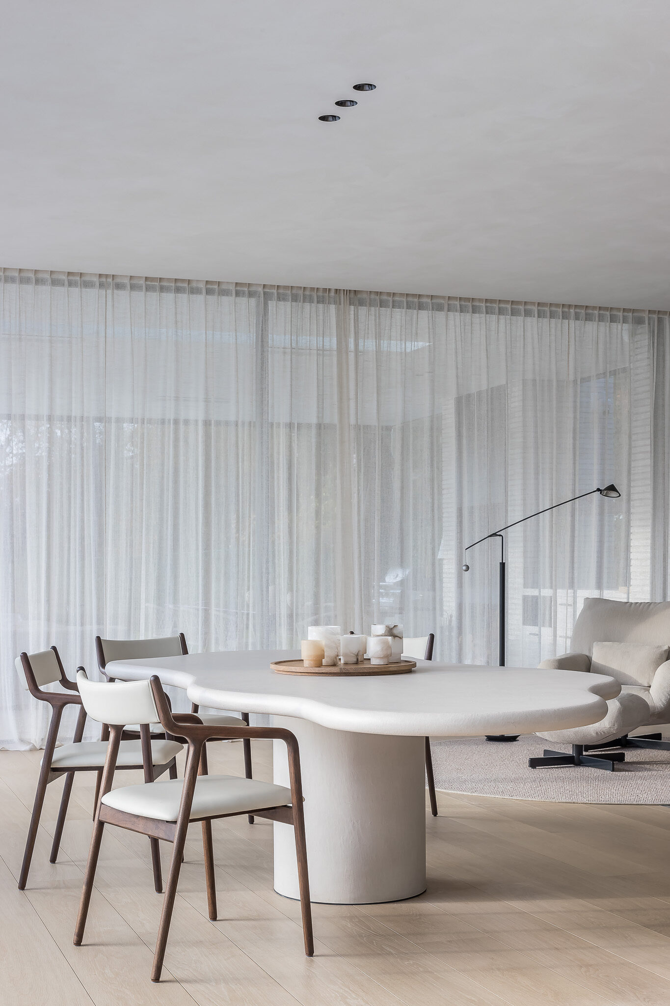 DINING OUT OF LINE OOL 295